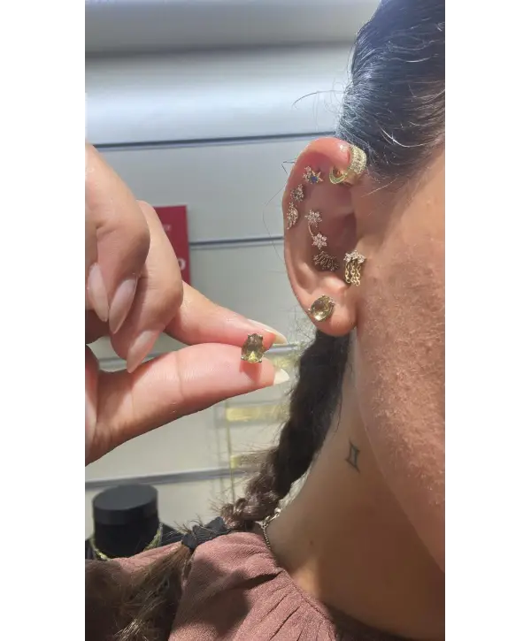 925 Ayar Gümüş Zultanit Taşlı Damla Model Çivili Küpe