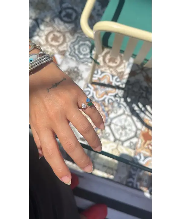 925 Ayar Gümüş Renkli Taşlı Üst Ayarlamalı Gold Yüzük