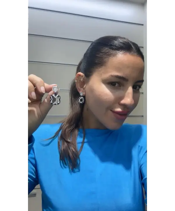 925 Ayar Gümüş Siyah Beyaz Mineli Çivili Küpe