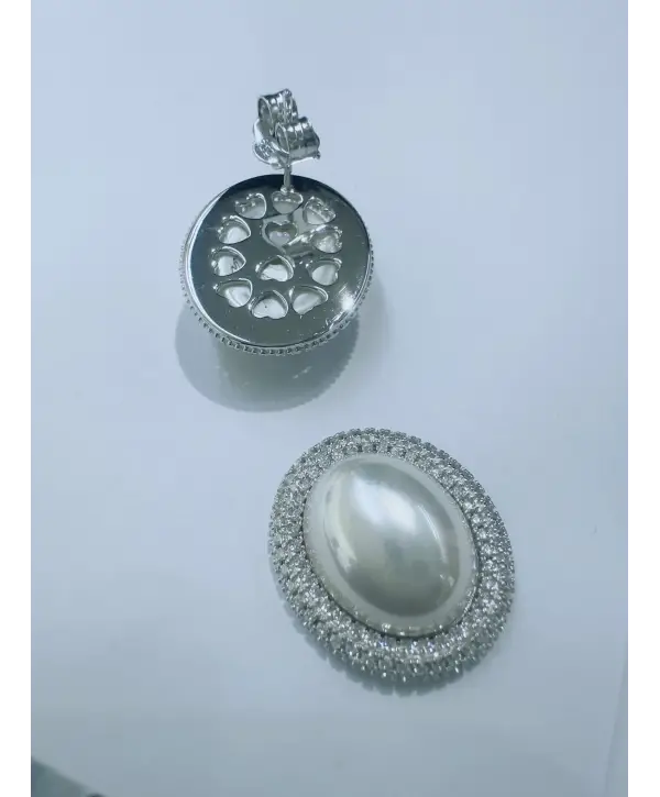 925 Ayar Gümüş Oval İncili Vidalı Küpe