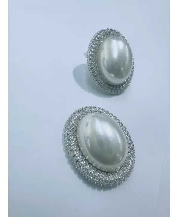 925 Ayar Gümüş Oval İncili Vidalı Küpe