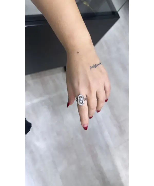 925 Ayar Gümüş Oval Taşlı Yüzük