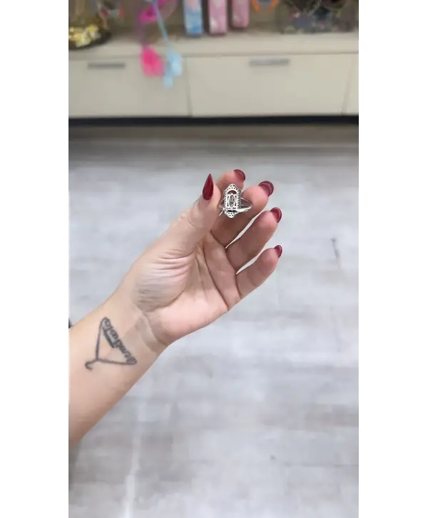 925 Ayar Gümüş Oval Taşlı Yüzük