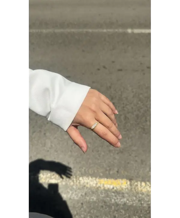 925 Ayar Gümüş Bombeli Taşlı Gold Yüzük