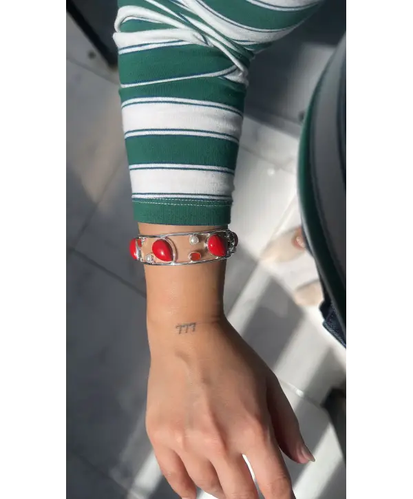 925 Ayar Gümüş Mercan Taşlı İnci Detay Kelepçe Bileklik