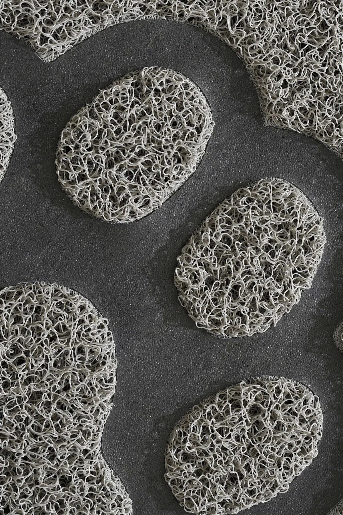 MatGo Pati Kedi Kumu Matı Çift Katlı Sıvı Geçirmez Kaymaz Elekli Yıkanabilir Kedi Tuvaleti Paspası 40x60cm