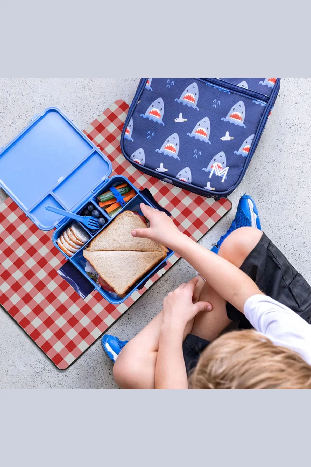 MAtGo School Kırmızı Pöti Kareli Sıvı Geçirmez Beslenme Matı Kaymaz Yıkanabilir Okul Yemek Pad 35x45cm