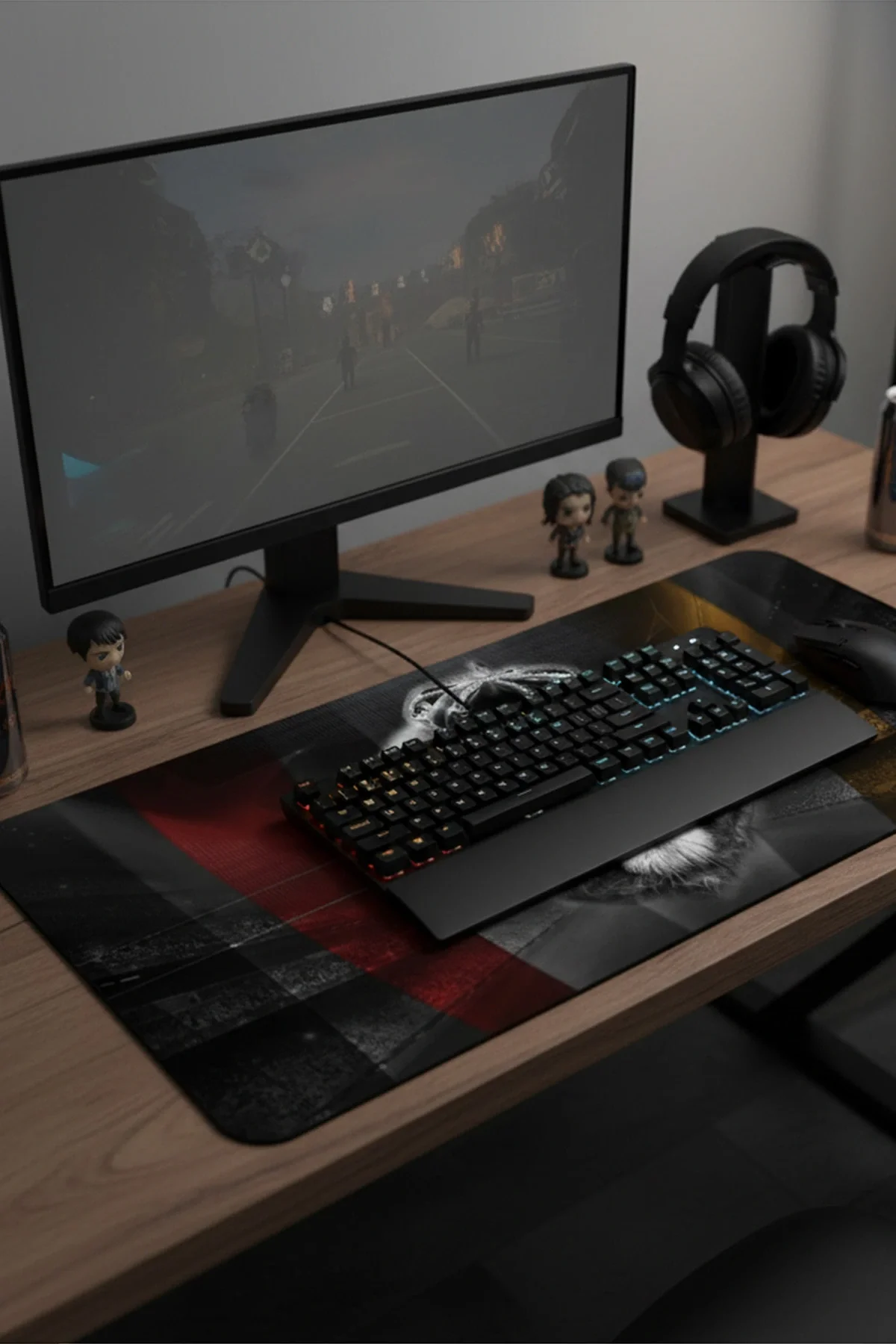 SonicTouch Aslan Kral Temalı Sarı Kırmızı Kaymaz Gaming Oyuncu Masaüstü Dikişsiz Siyah Klavye Mouse Pad 32x70Cm