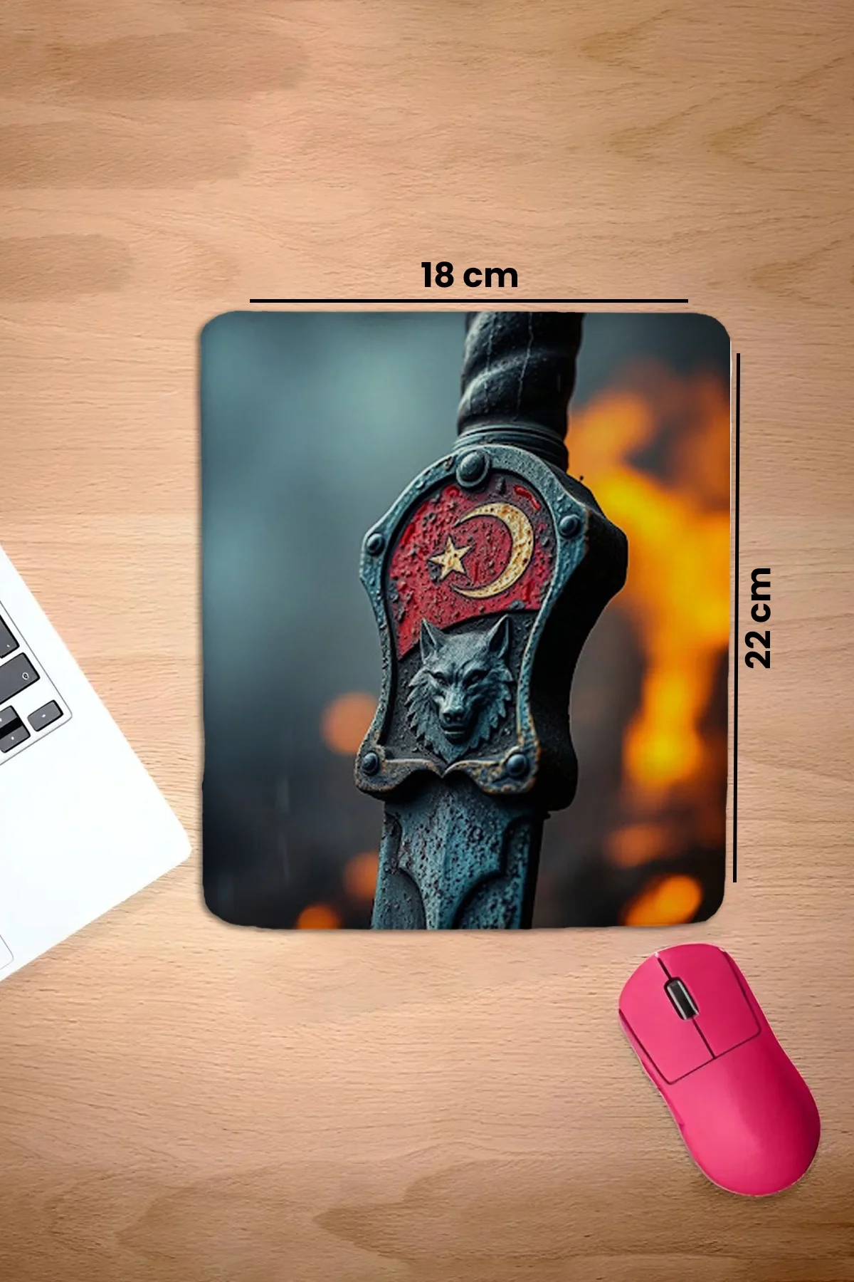 SonicTouch Bilek Destekli Kurt Başlı Türk Kılıcı Kırmızı Dikdörtgen Pürüzsüz Yüzey Dikişsiz Mouse Pad 18x22cm