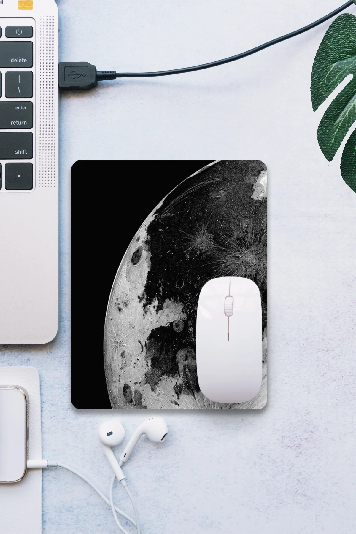 SonicTouch Ayın Karanlık Yüzü Siyah Pürüzsüz Yüzey Kaymaz Taban Dikişsiz Kenar Gamer Oyuncu Mouse Pad 19x23cm