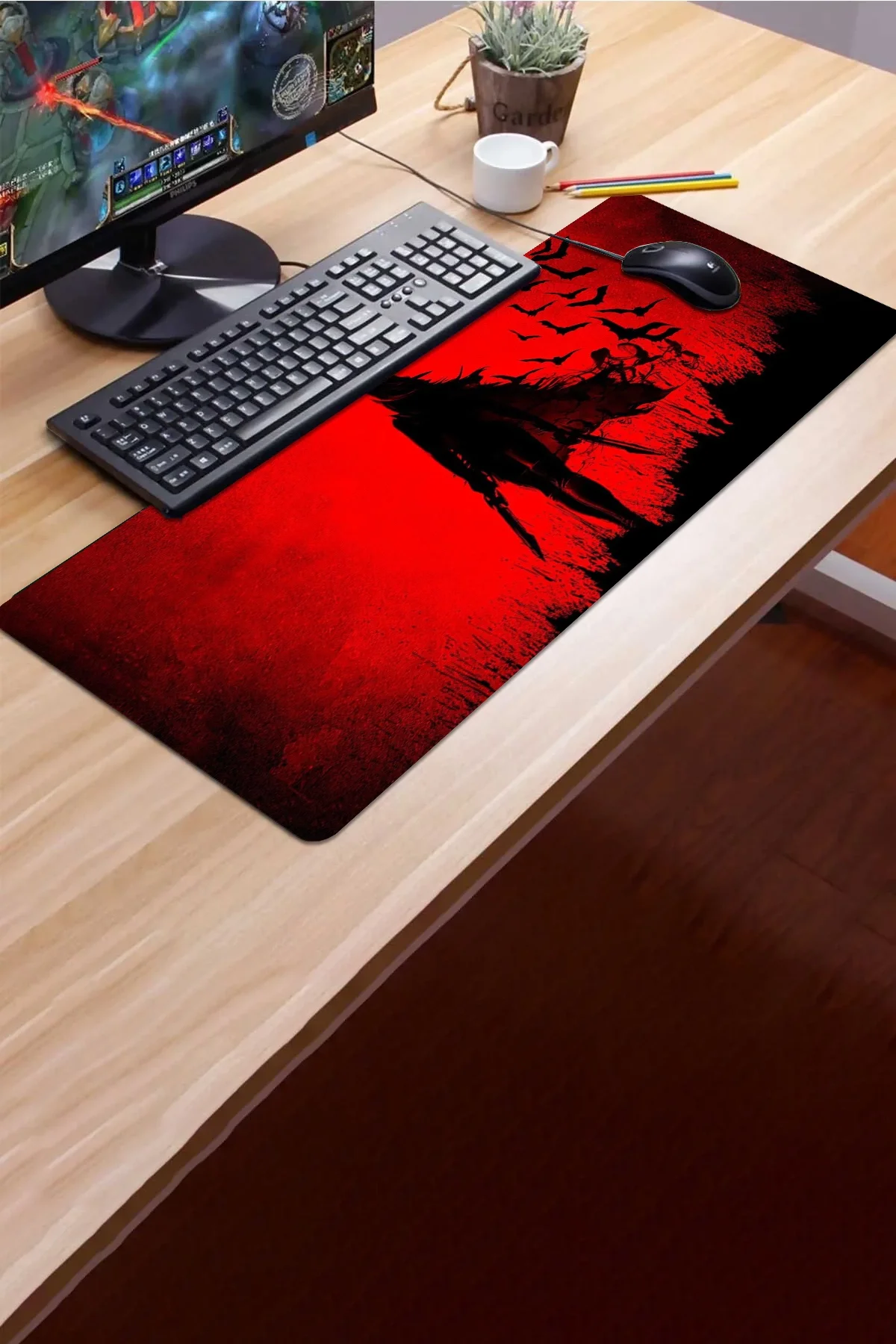 SonicTouch Crimson Siren Vampir Kadın Kırmızı Gamer Oyuncu Dikişsiz Sıvı Geçirmez Klavye Mouse Pad 32x70Cm