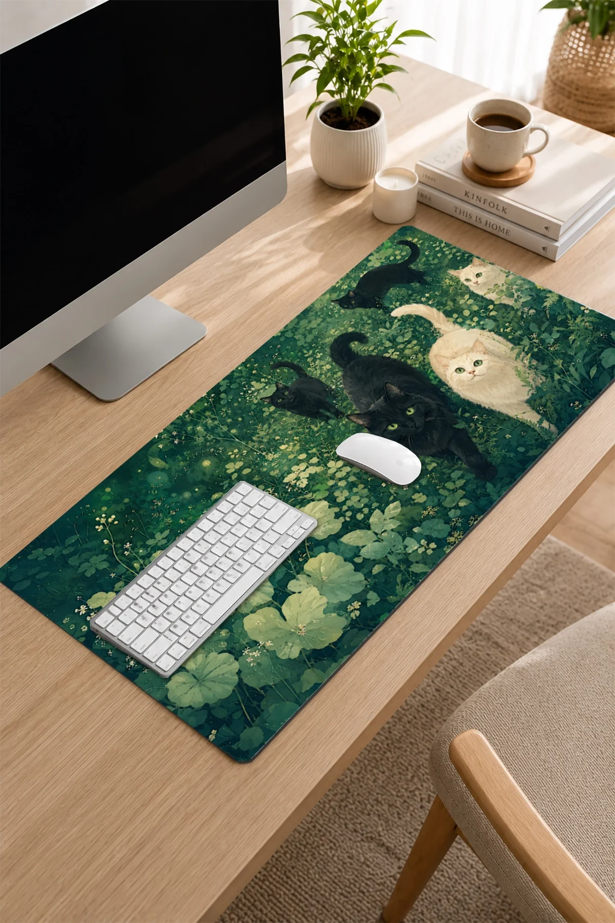 SonicTouch Klavye Mousepad 32x70cm Zümrüt Bahçenin Kedileri Pürüzsüz Sıvı Geçirmez Kaymaz Taban