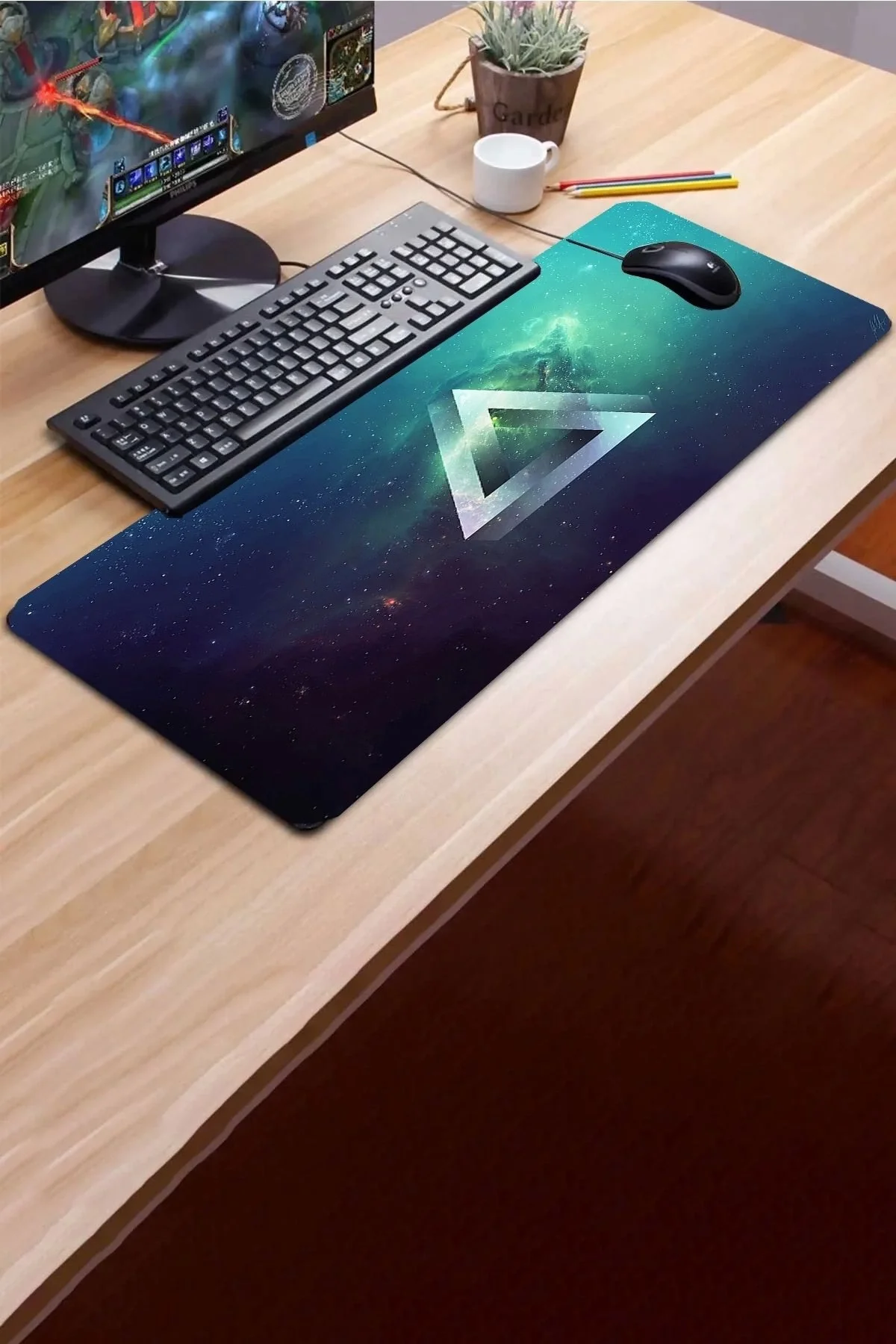 SonicTouch Kozmoz Yeşil Üçgen Desenli Kaymaz Gaming Oyuncu Masaüstü Dikişsiz Klavye Mouse Pad 32x70Cm