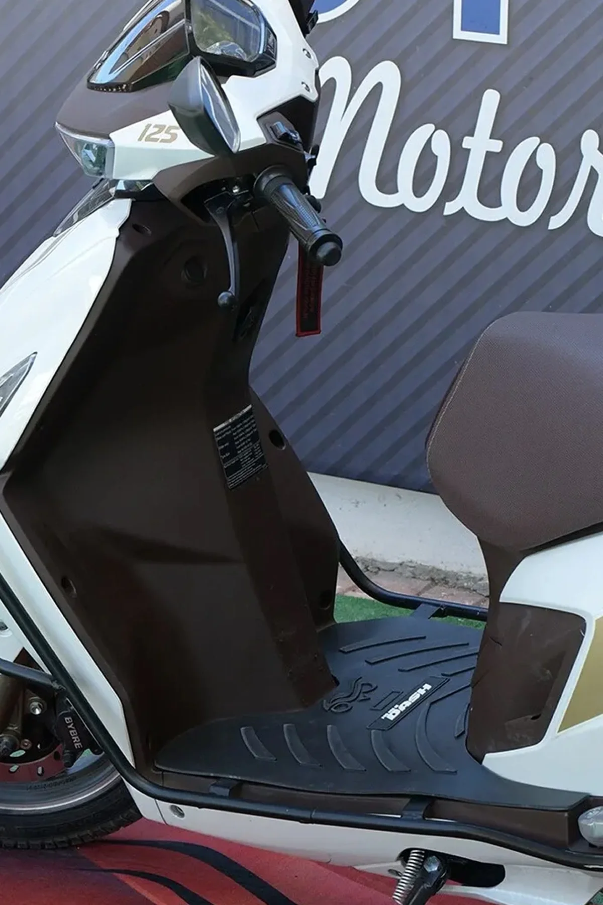 SonicTouch Motosiklet Paspası Dash Model Uyumlu Kaymaz Taban Ayak Basamak Koruma Matı