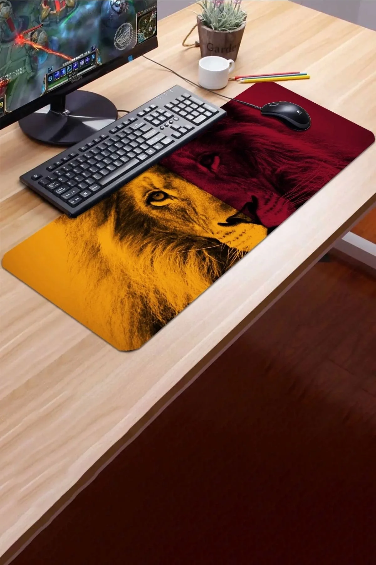 SonicTouch Sarı Kırmızı Aslan Temalı Kaymaz Gaming Oyuncu Masaüstü Dikişsiz Klavye Mouse Pad 32x70Cm