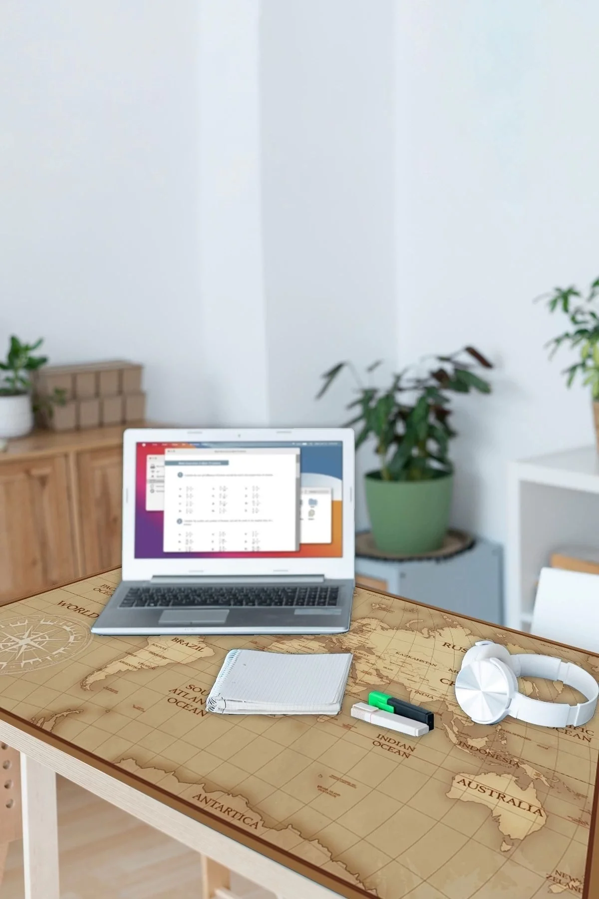 SonicTouch Vintage Retro Dünya Haritası Kaymaz Deri Dikişsiz Silinebilir Yıkanabilir Masa Matı Pad 70x140cm