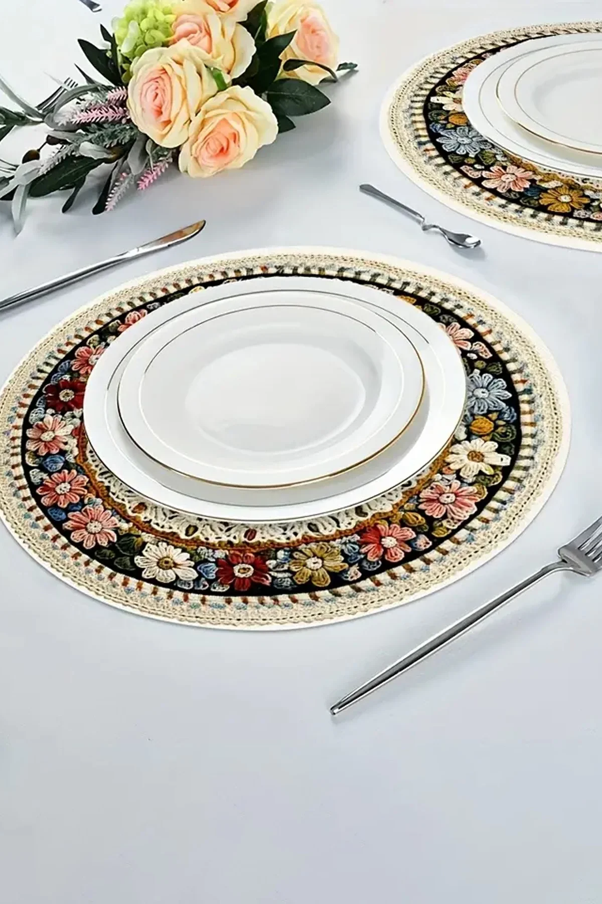 Valerine Life 6’lı Yuvarlak Amerikan Servis Altlığı 35x35cm Restoran Ev İçin Yıkanabilir Kaymaz Çiçekli