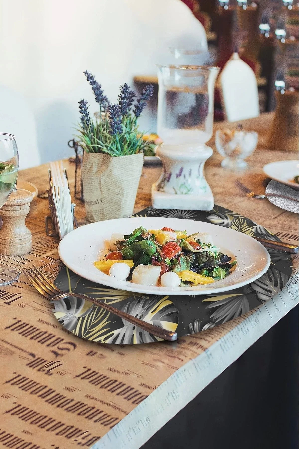 Valerine Life Gri Gold Palmiye Yaprağı Desenli Amerikan Deri Kaymaz Yıkanabilir Servis Altlığı 12 Parça 6 Kişilik