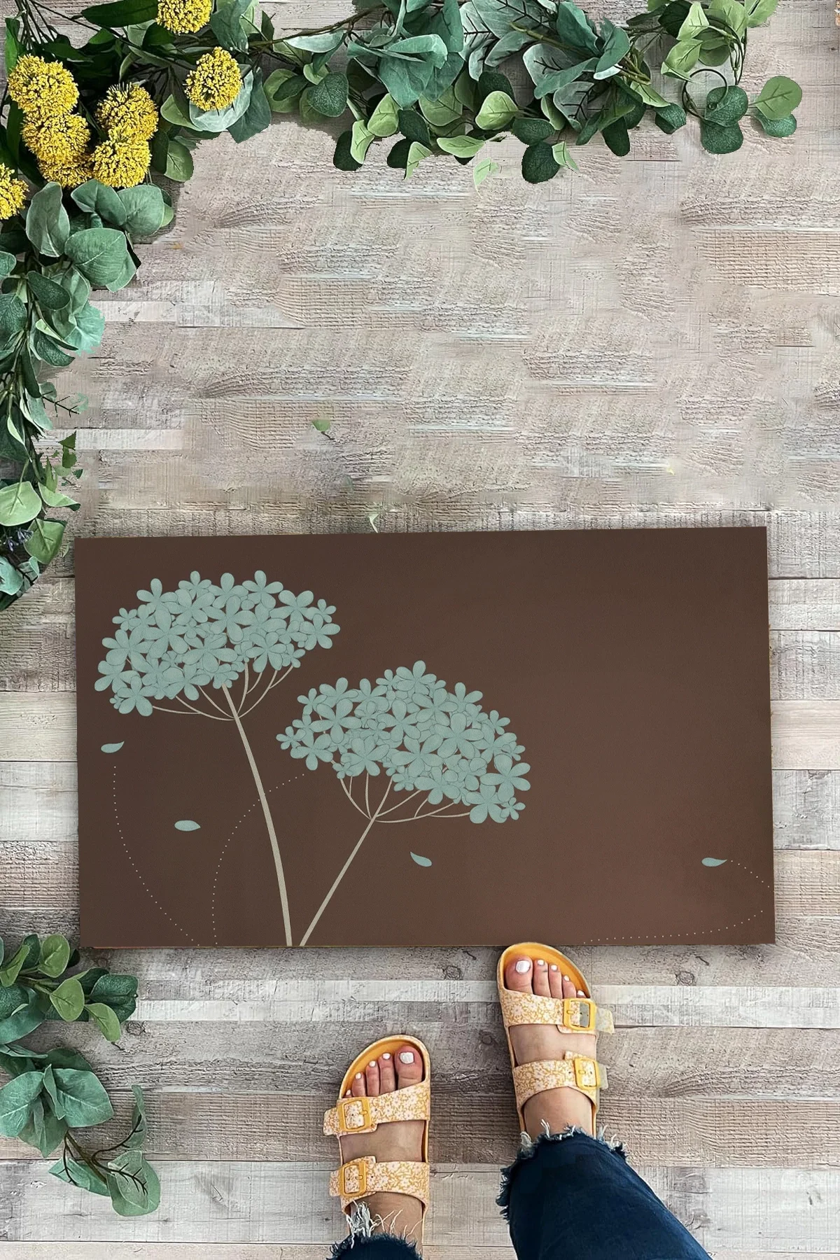 Valerine Life Kişniş Çiçeği Motifli Kahverengi Welcome Hoş Geldiniz Kapı Önü Paspası 45x70cm