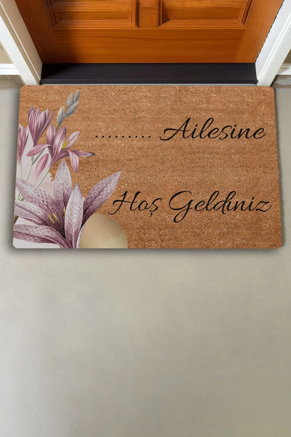 Valerine Life Pembe Lilyum Çiçeği Kişiye, İsme ve Aileye Özel Hoş Geldiniz Kapı Önü Paspası 45x70cm