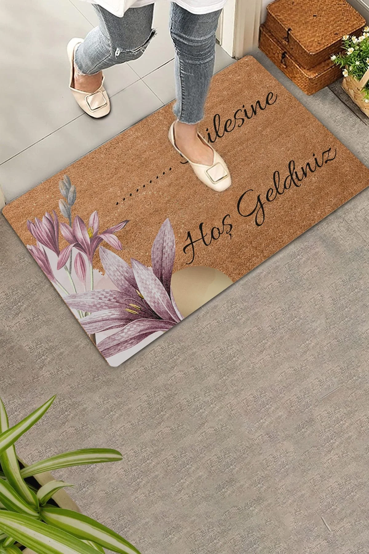 Valerine Life Pembe Lilyum Çiçeği Kişiye, İsme ve Aileye Özel Hoş Geldiniz Kapı Önü Paspası 45x70cm