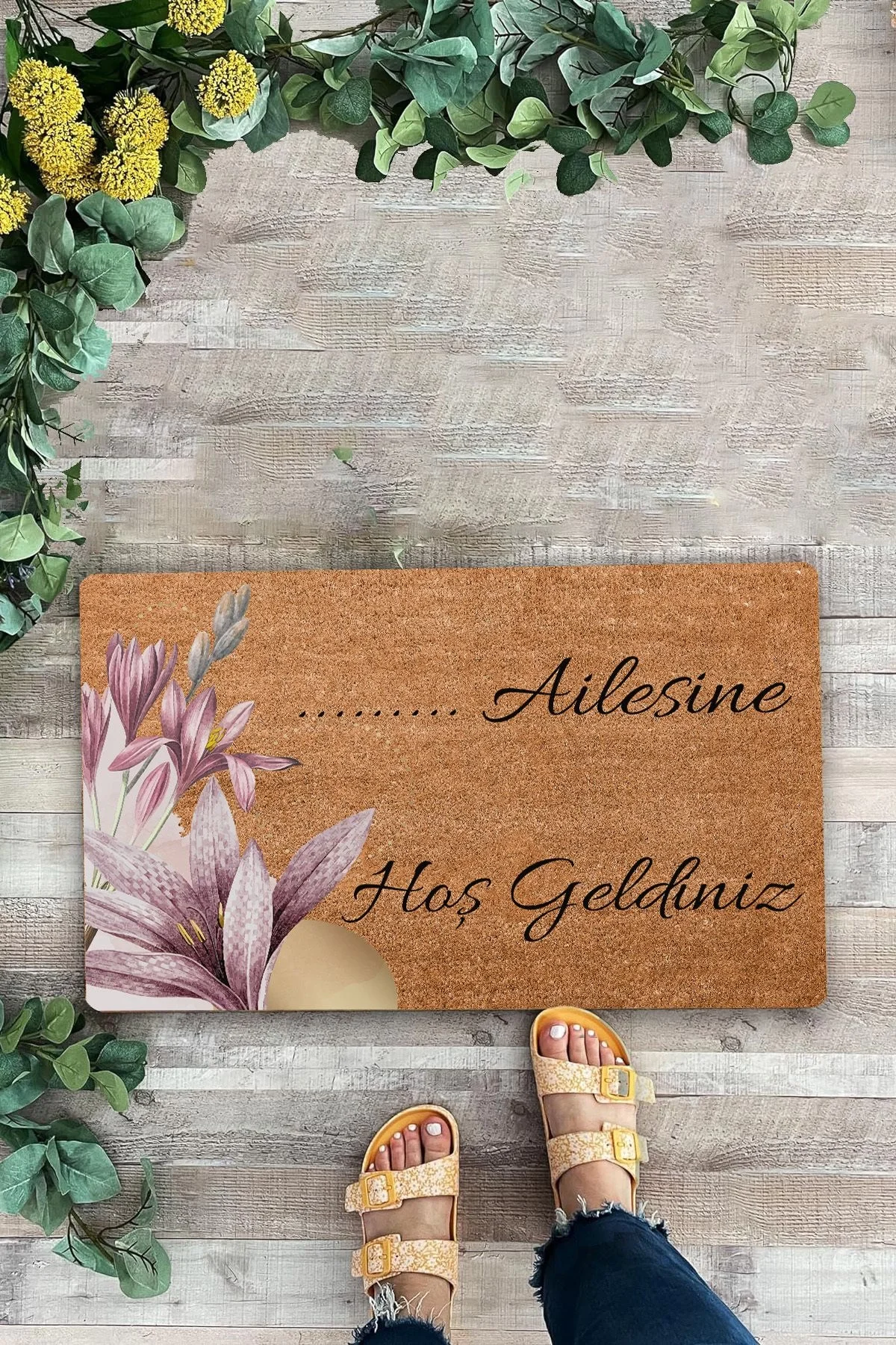 Valerine Life Pembe Lilyum Çiçeği Kişiye, İsme ve Aileye Özel Hoş Geldiniz Kapı Önü Paspası 45x70cm