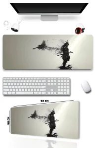 SonicTouch Kuzgun ve Samuray Dikişsiz Xxl Gamer Oyuncu Masaüstü Siyah Beyaz Klavye Mouse Pad 40x90Cm