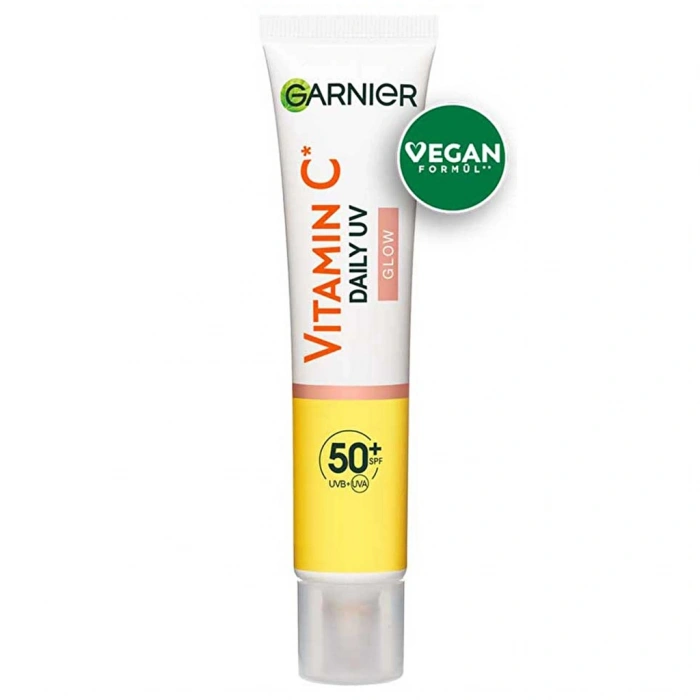 Garnier C Vitamini Parlak Günlük Güneş Koruyucu Fluid SPF50 Işıltılı Doku 40 ml
