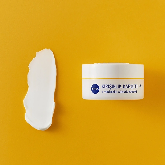 Nivea 55+ Yaş Kırışıklık Karşıtı + Canlandırıcı Yüz Bakım Kremi 50 ml