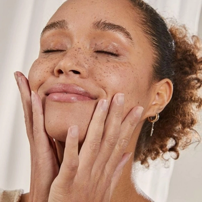 Nivea Besleyici ve Nemlendirici Yüz Bakım Kremi 100 ml