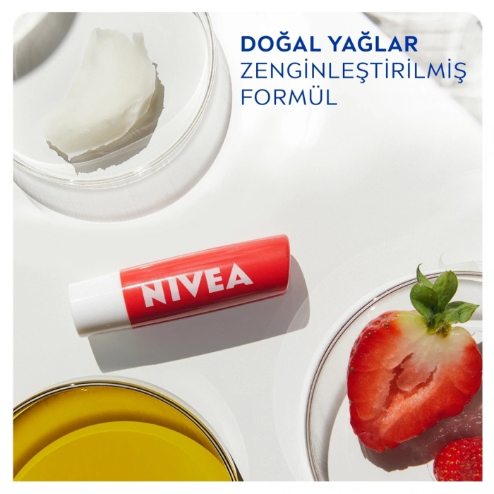 Nivea Çilek Renkli Nemlendirici Dudak Bakım Kremi ve Parlatıcısı 4.8 gr