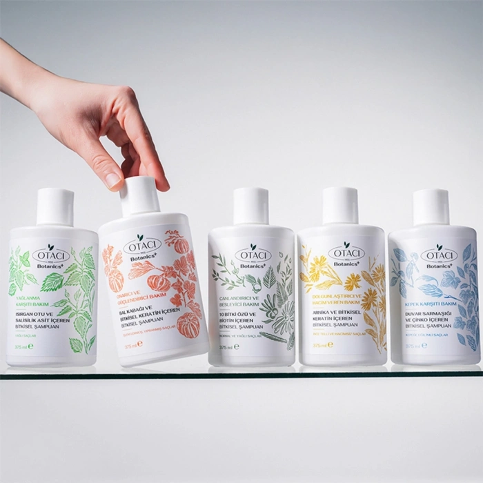 Otacı Botanics+ Canlandırıcı Bitkisel Bakım Şampuanı 10 Bitki ve Biotin 375 ml