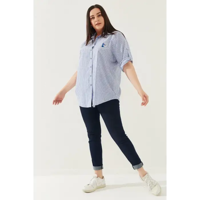 Büyük Beden Kadın Çizgili Gömlek – Rahat Kesim, Şık Tasarım