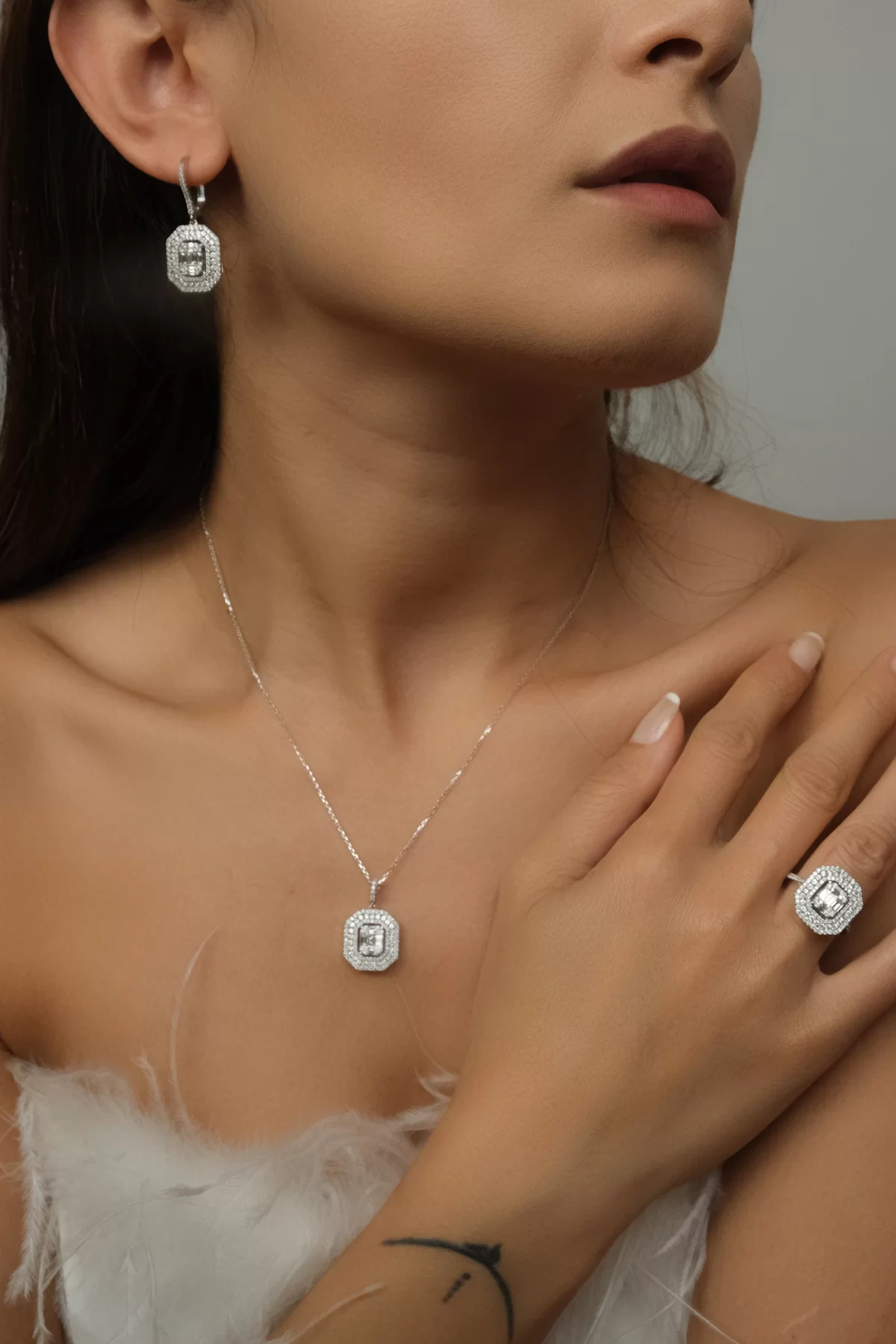 Asil Pırlanta Pave Baget Kolye PIR3065