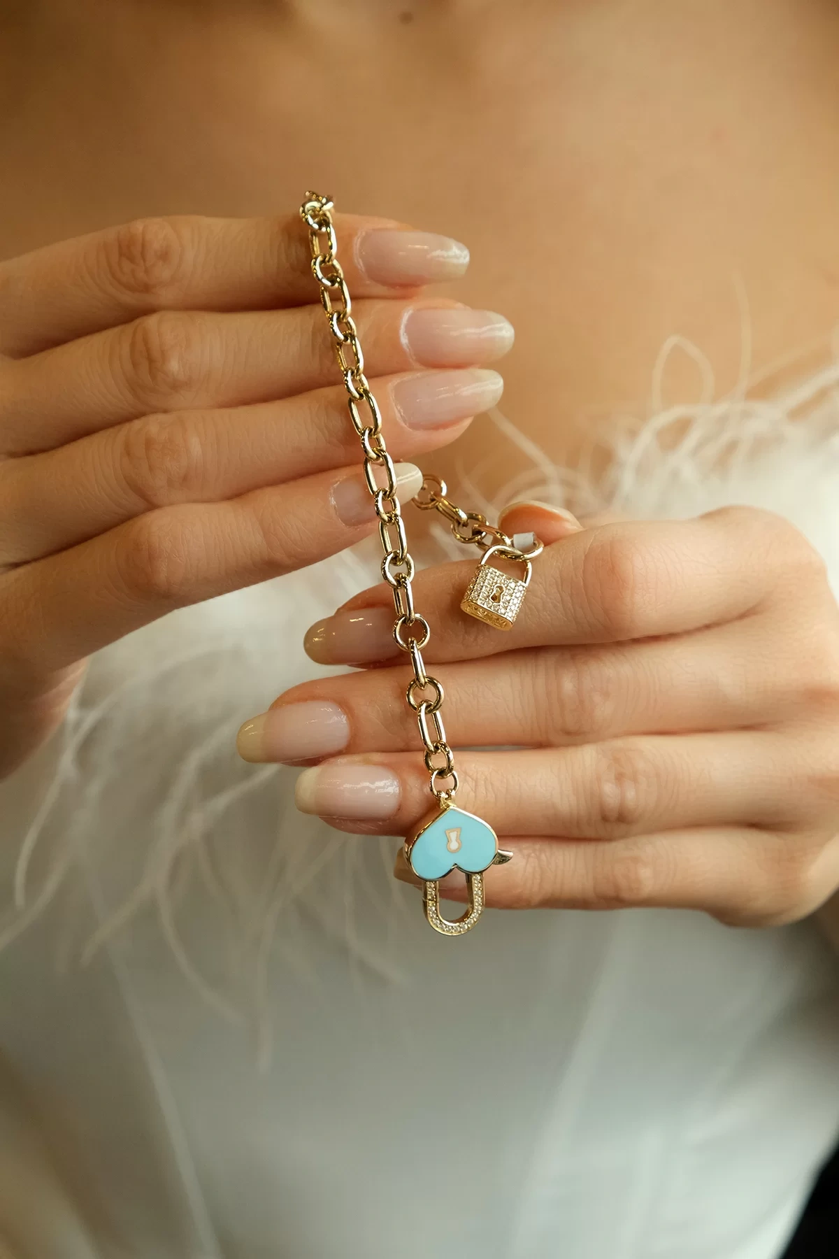 Asil 14 Ayar Mineli Charm Kapama Altın Bileklik BLK2408