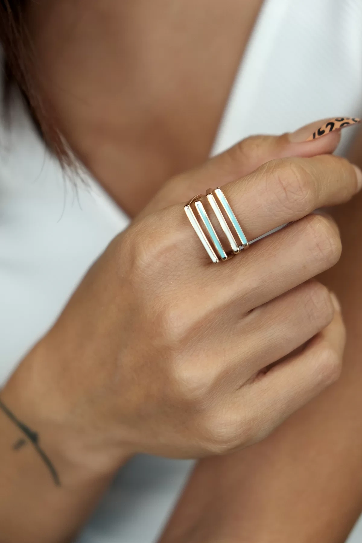 Asil 14 Ayar Renkli Mineli Sıralı Altın Yüzük YZK2234