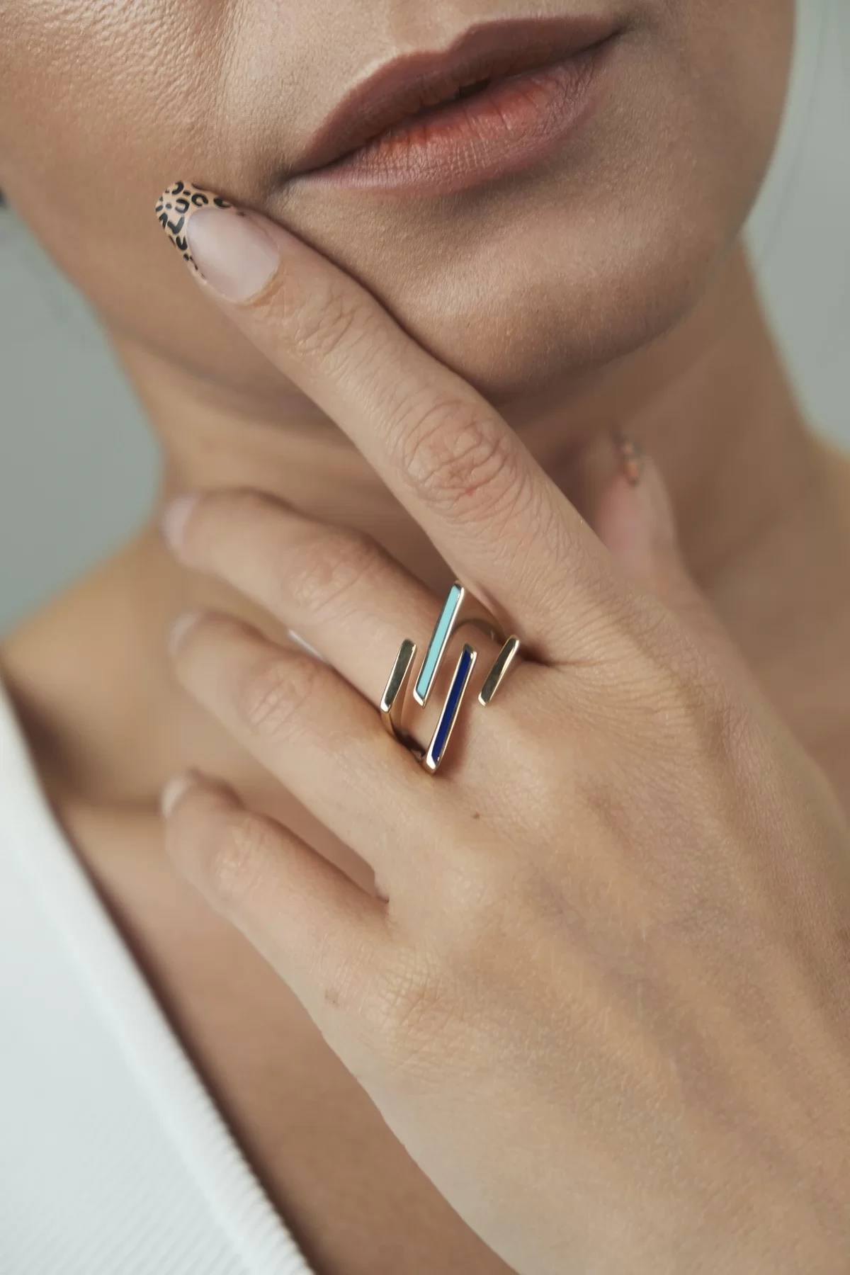 Asil 14 Ayar Mineli Asimetrik Altın Yüzük YZK2235