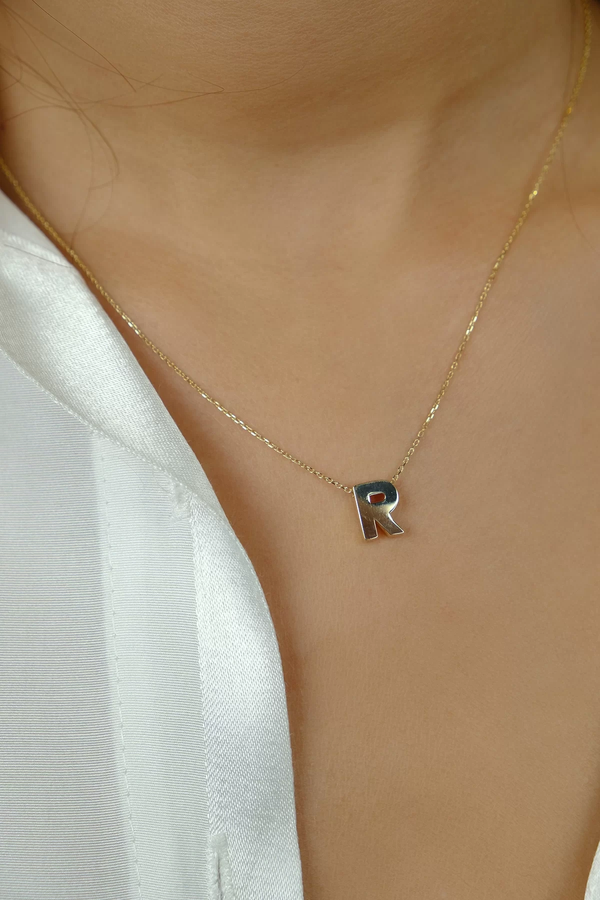 Asil 14 Ayar R Harfli Altın Kolye KLY2709