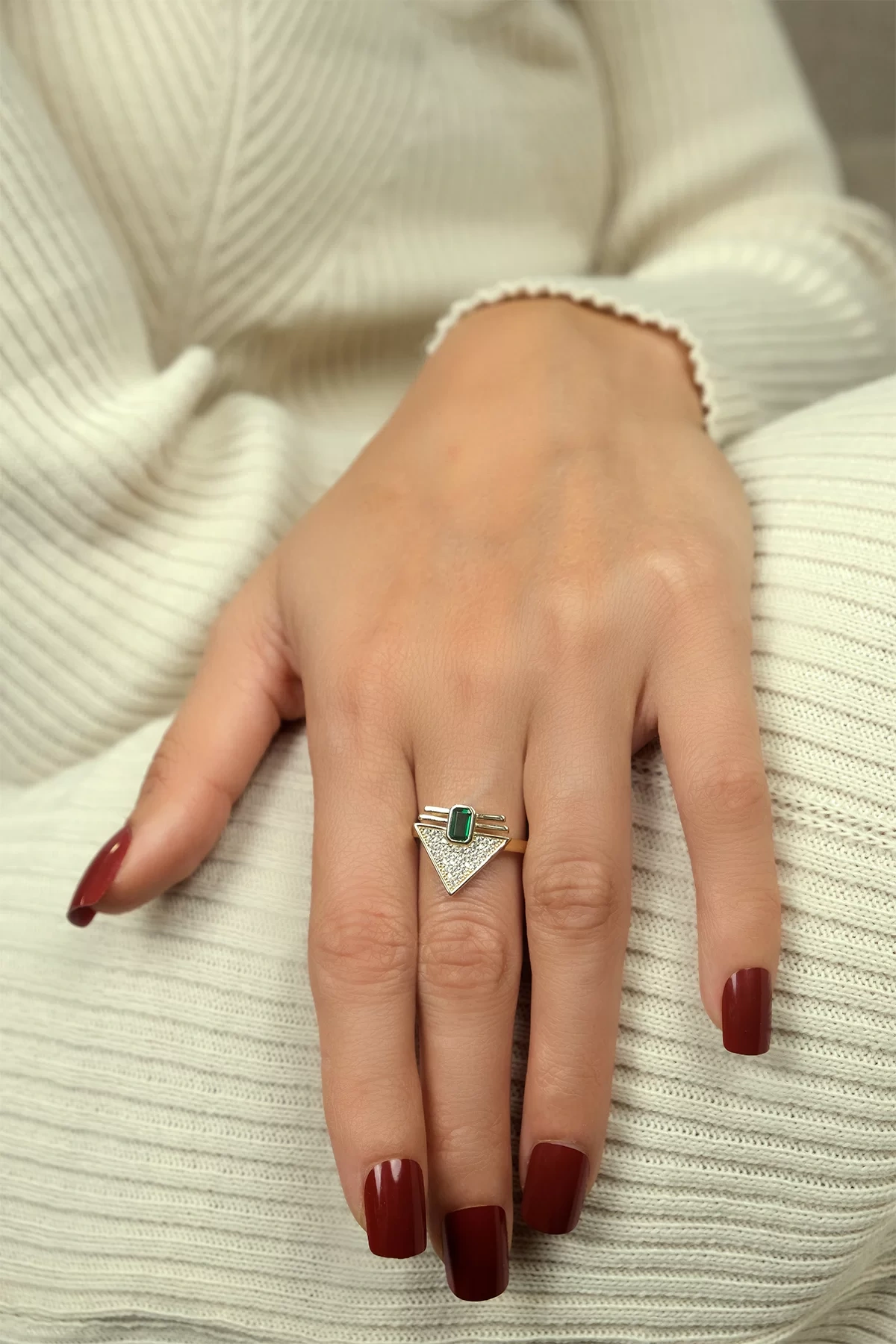 Asil 14 Ayar Taşlı Üçgen Altın Yüzük YZK2369