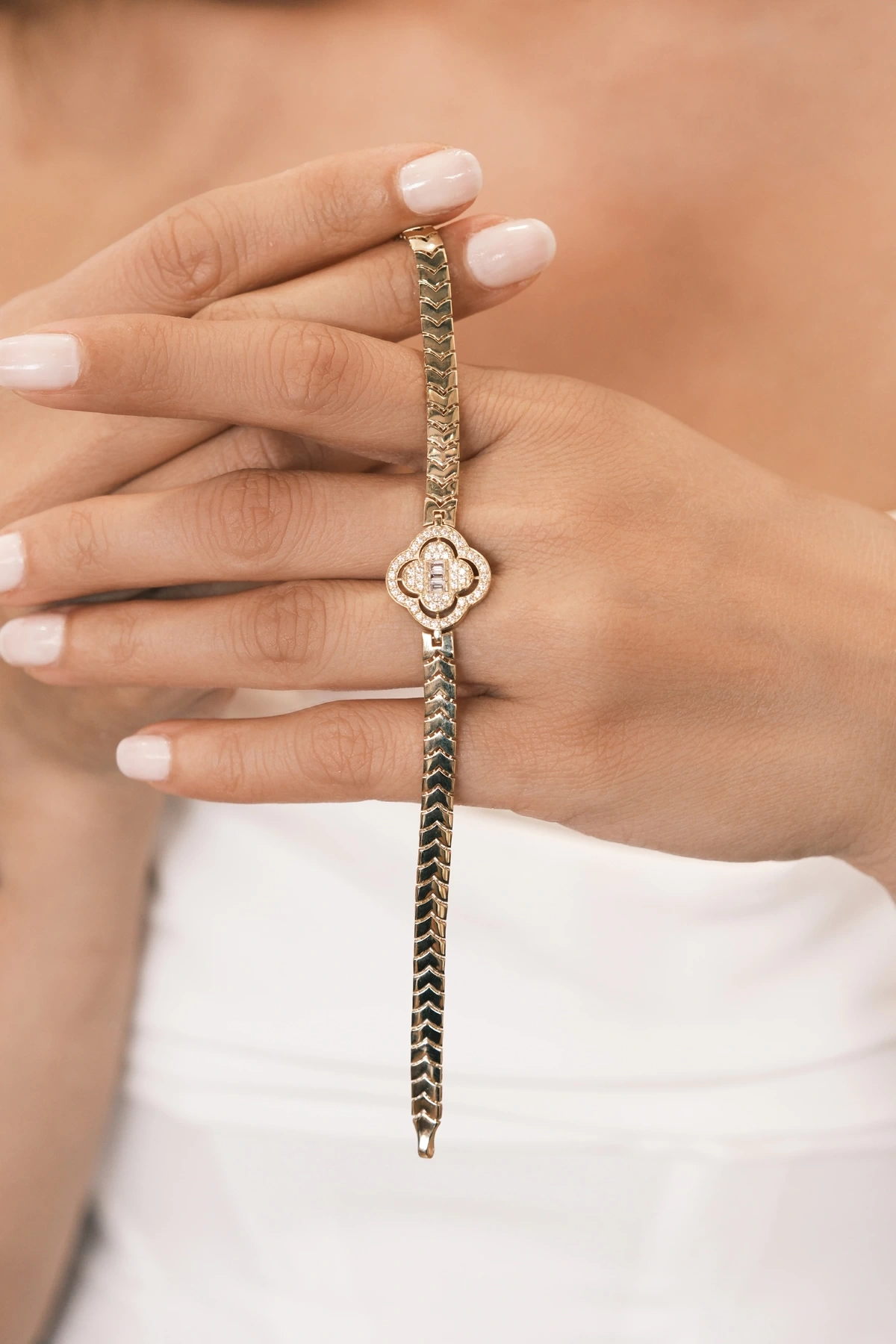 Asil 14 Ayar Taşlı Yonca Model Altın Bileklik BLK5729