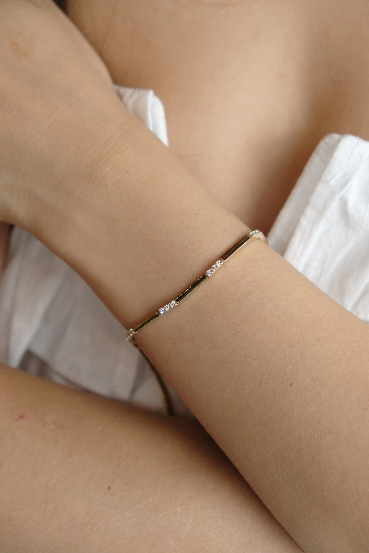 Asil 14 Ayar Ara Taşlı Çubuk Altın Bileklik BLK5351