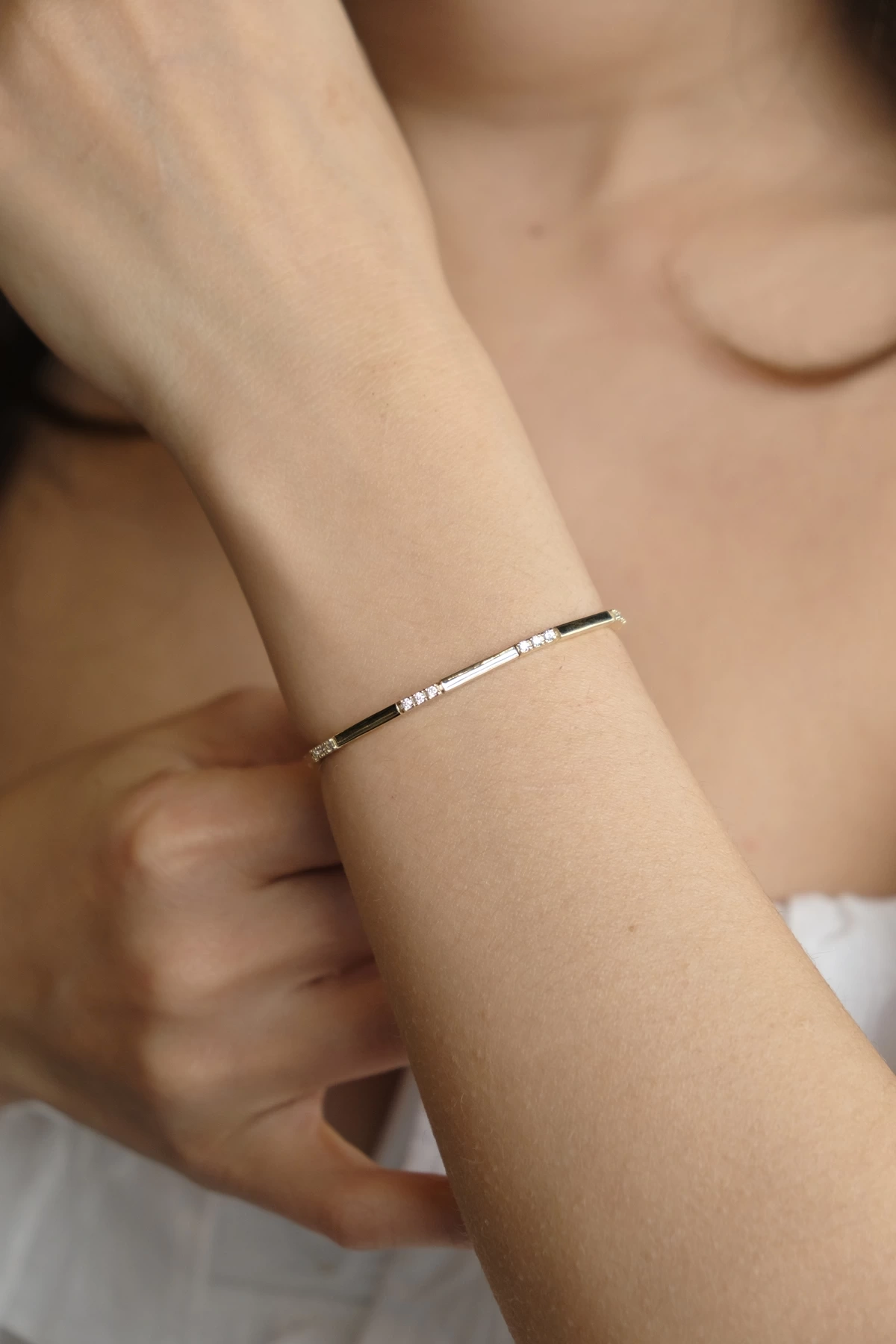 Asil 14 Ayar Ara Taşlı Çubuk Altın Bileklik BLK5351