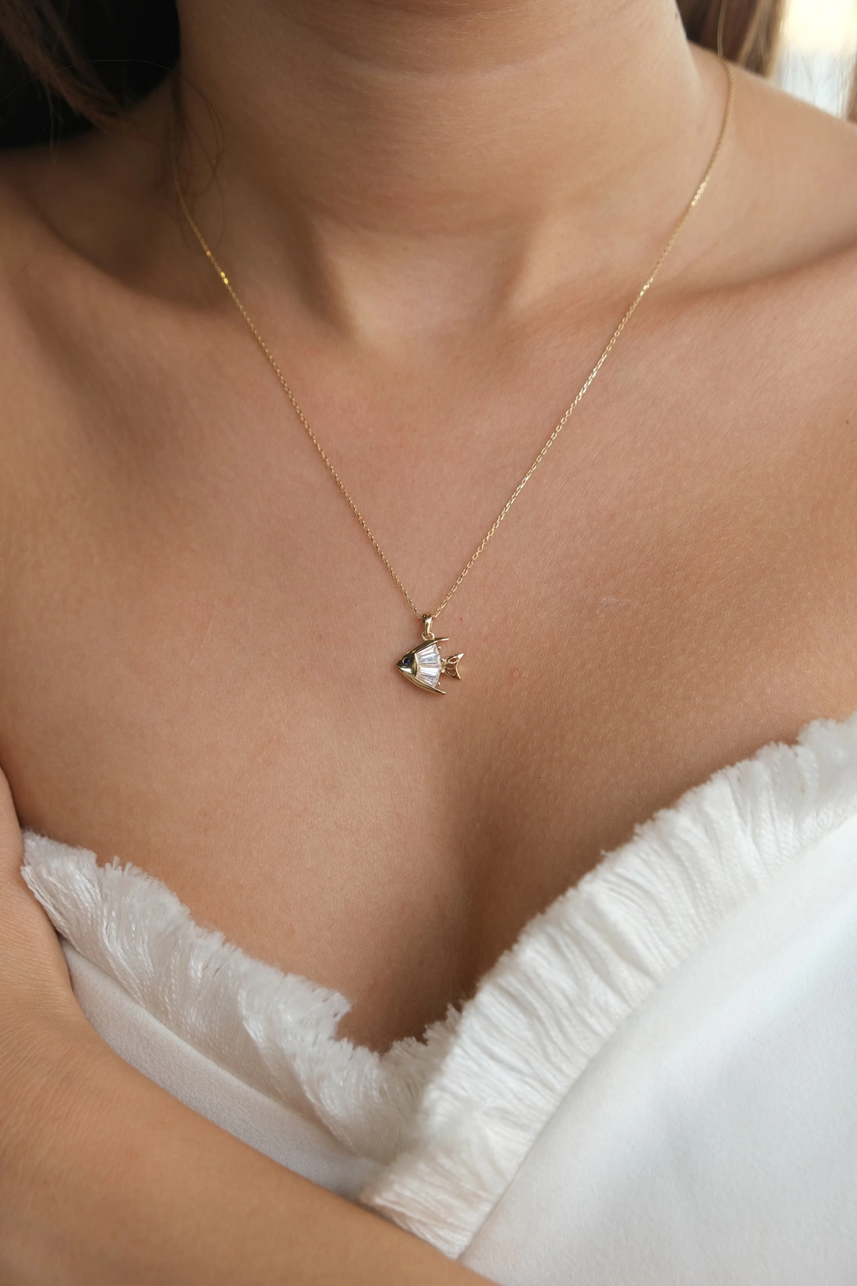 Asil 14 Ayar Baget Taşlı Balık Model Altın Kolye KLY3364