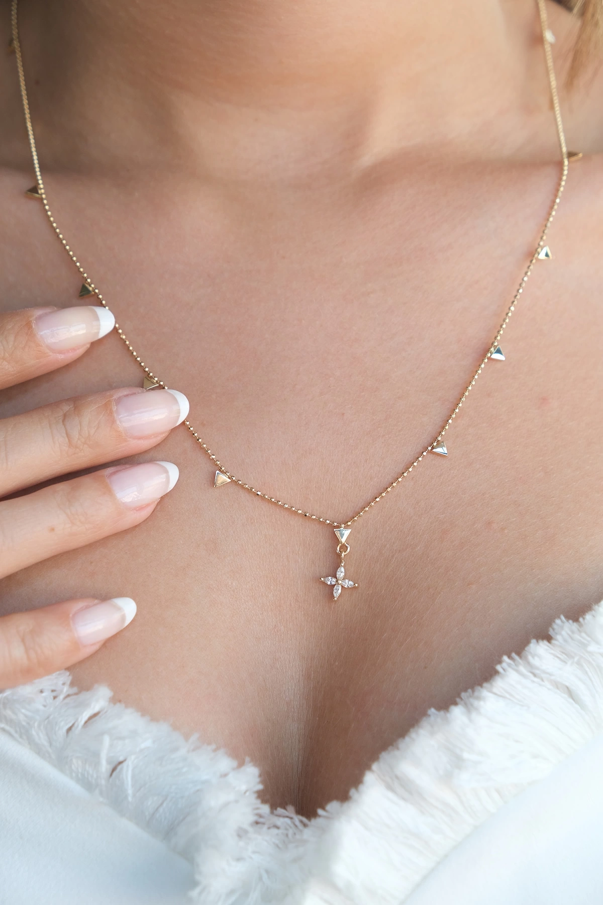 Asil 14 Ayar Lotus Çiçeği Taşlı Altın Kolye KLY3257