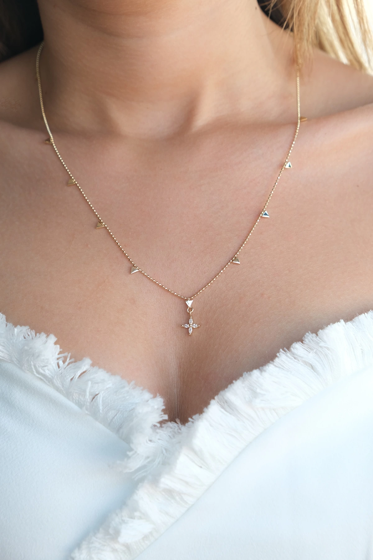 Asil 14 Ayar Lotus Çiçeği Taşlı Altın Kolye KLY3257