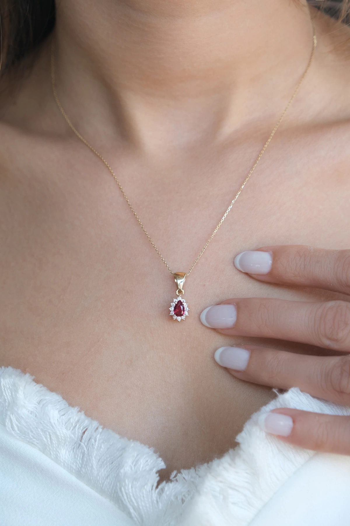 Asil 14 Ayar Kırmızı Taşlı Anturaj Altın Kolye Ucu KLU997