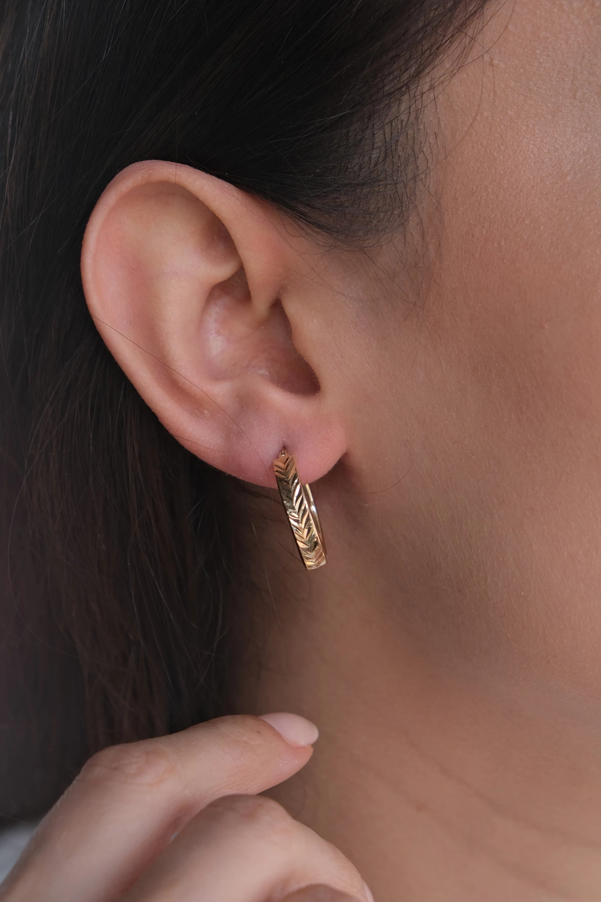 Asil 14 Ayar Yaprak Çizgili Halka Altın Küpe KP4710