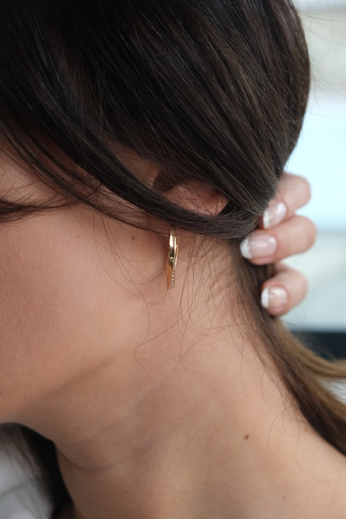 Asil 14 Ayar Taşlı Kıvrılan Halka Altın Küpe KP2152