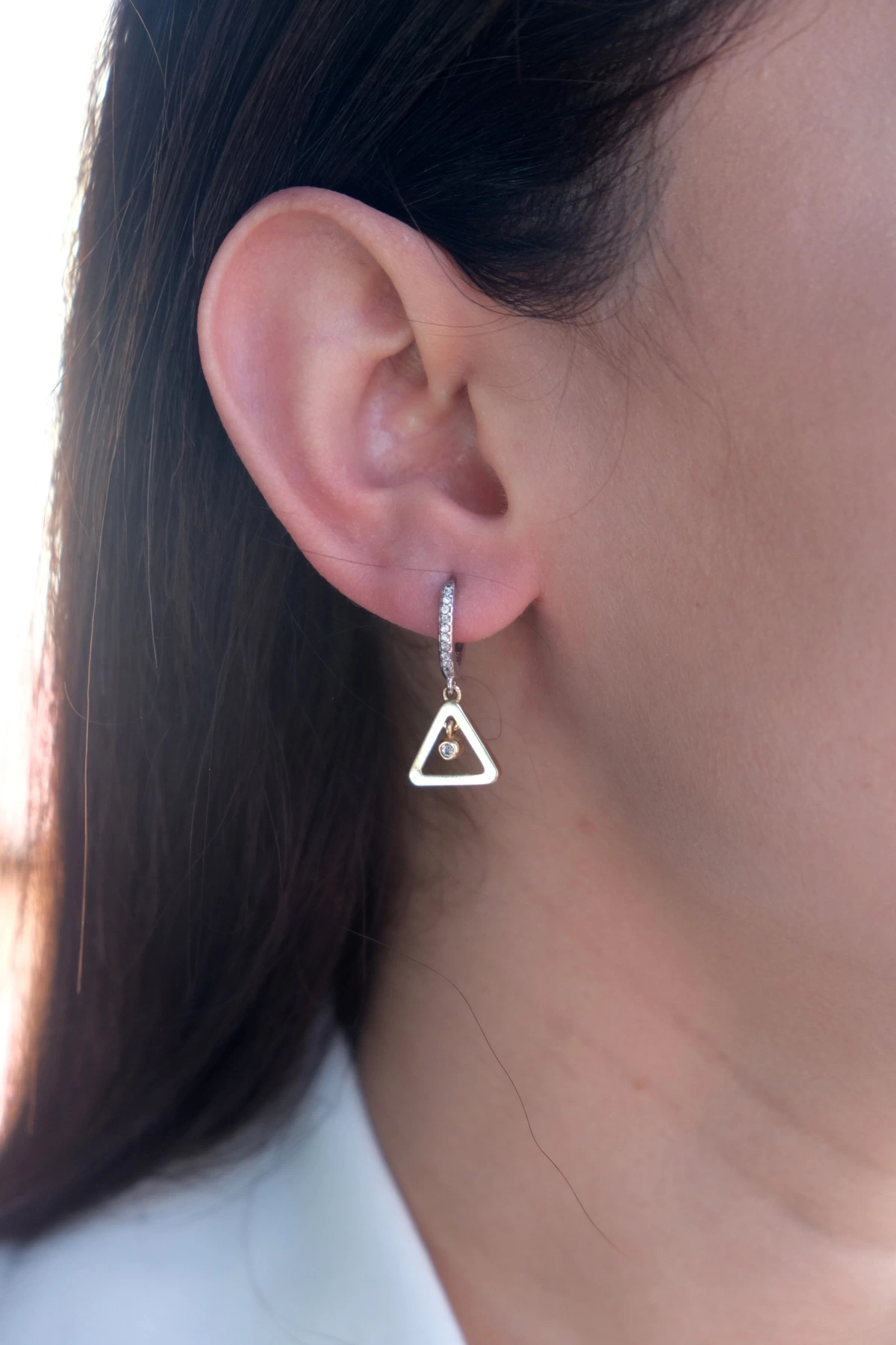 Asil 14 Ayar Üçgen Taşlı Altın Küpe KP4023