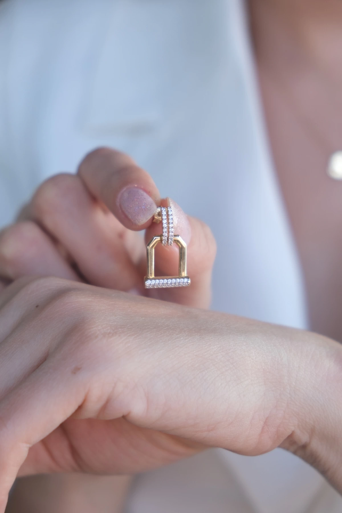 Asil 14 Ayar Modern Taşlı Altın Küpe KP4022